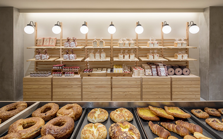 Heart Bread ANTIQUE 京都四条店｜株式会社 スペース